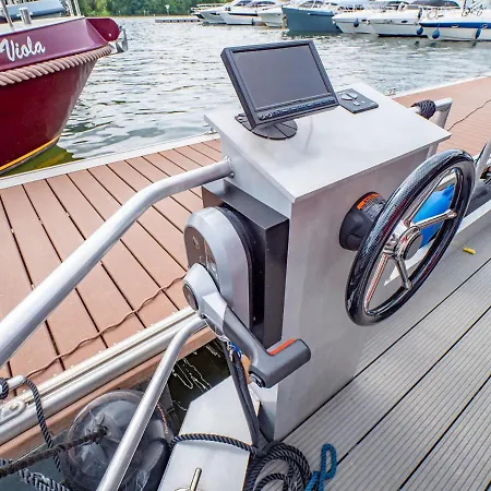 Yachtsuite - Schwimmende Ferienwohnung Am Reecksee, Festliegend Am Steg Appartamento